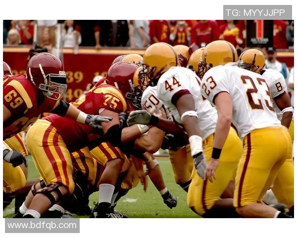 南京足球队耐力问题引发热议球迷与专家各执己见