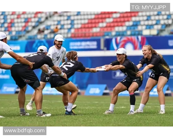 成都飞盘队在世界攀岩锦标赛中的速度表现引发热议与关注